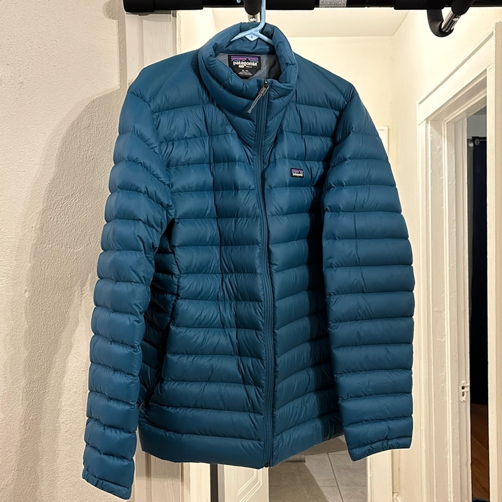 Men’s XL Patagonia shell puffer (no hood) last years model!